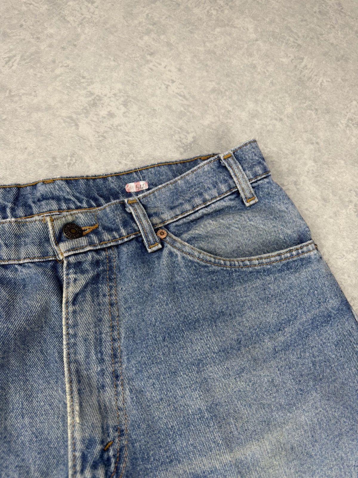 Levi's Vintage Clothing Vintage Levi’s 560 Denim Jeans Size 33x34 Made in USA Size US 33 - 8 Thumbnail