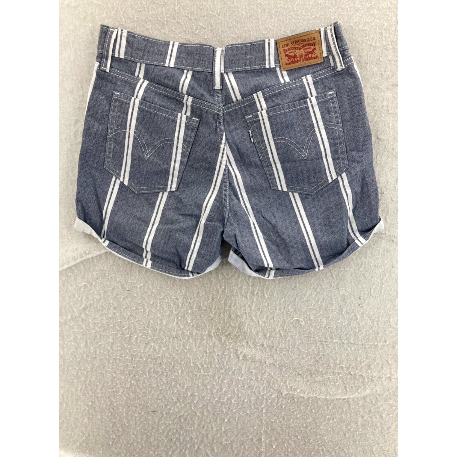 Levi's LEVI'S ShortS Womens 30 Mid-Length Slim Striped Denim Casual 9.5" Inseam Multicolor 90s Sailor Womens Size 30" / US 8 / IT 44 - 7 Thumbnail