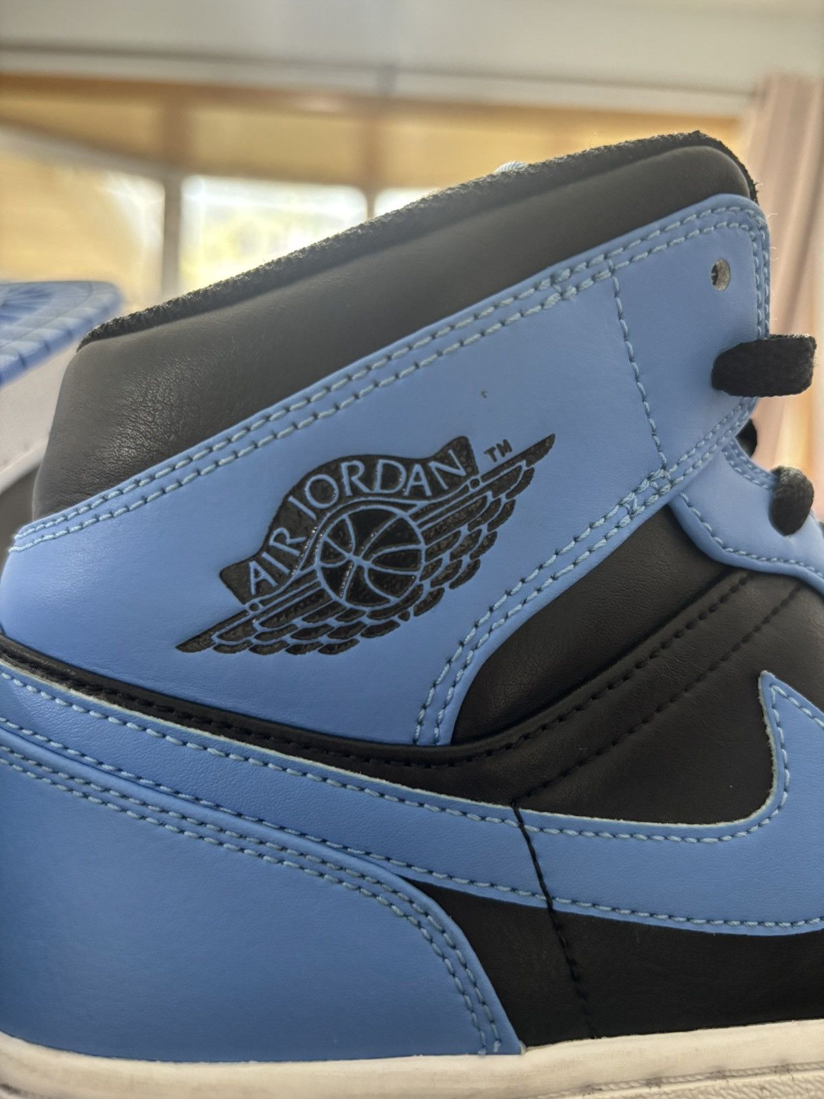 Jordan Brand Jordan 1 Mid university blue black Size US 10.5 / EU 43-44 - 7 Thumbnail