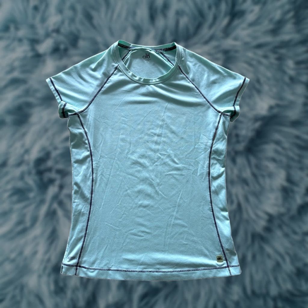 Alo ALO Women’s Tank Camisole Slim Fit Medium Aqua Breathable Built-In Bra Activewear Shirt Women Gym Running Yoga Size M / US 6-8 / IT 42-44 - 1 Thumbnail