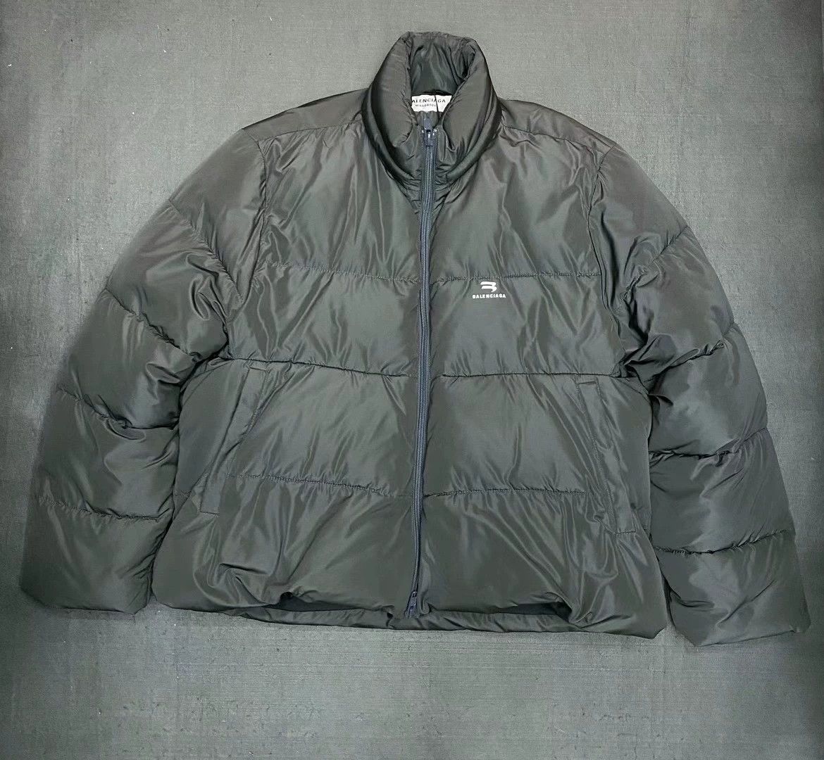 Balenciaga Balenciaga Oversized Puffer Jacket W 38 NWT Size S / US 4 / IT 40 - 1 Thumbnail