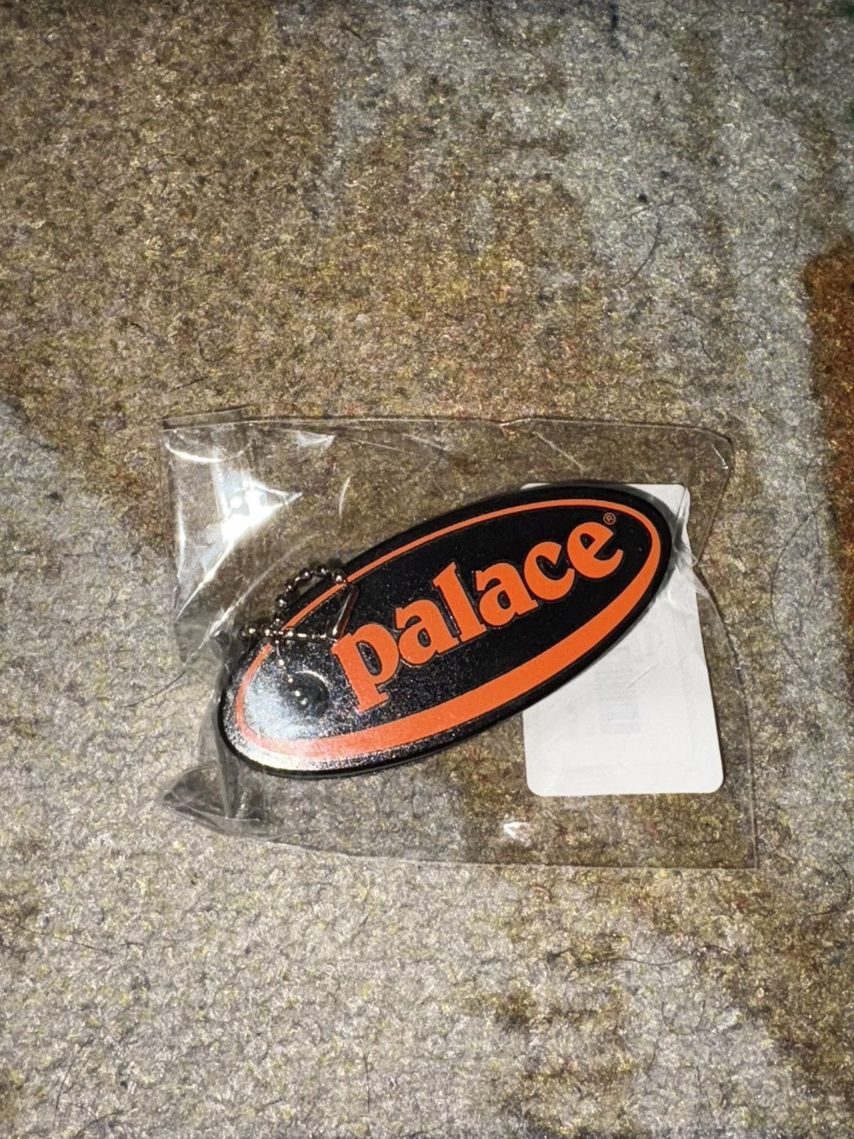 Palace Palace Float Keychain Black Size ONE SIZE - 1 Preview