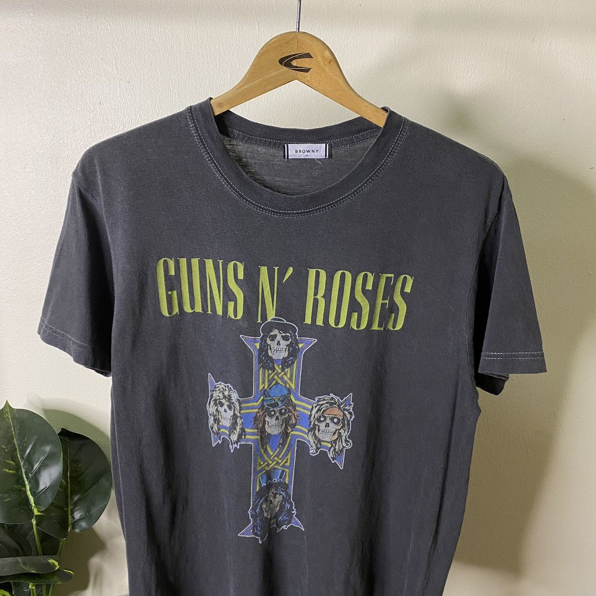 Guns N' Roses × Japanese Brand 2017 Browny x Gun N Roses Vintage Graphic Collaboration Tee Size US M / EU 48-50 / 2 - 2 Thumbnail