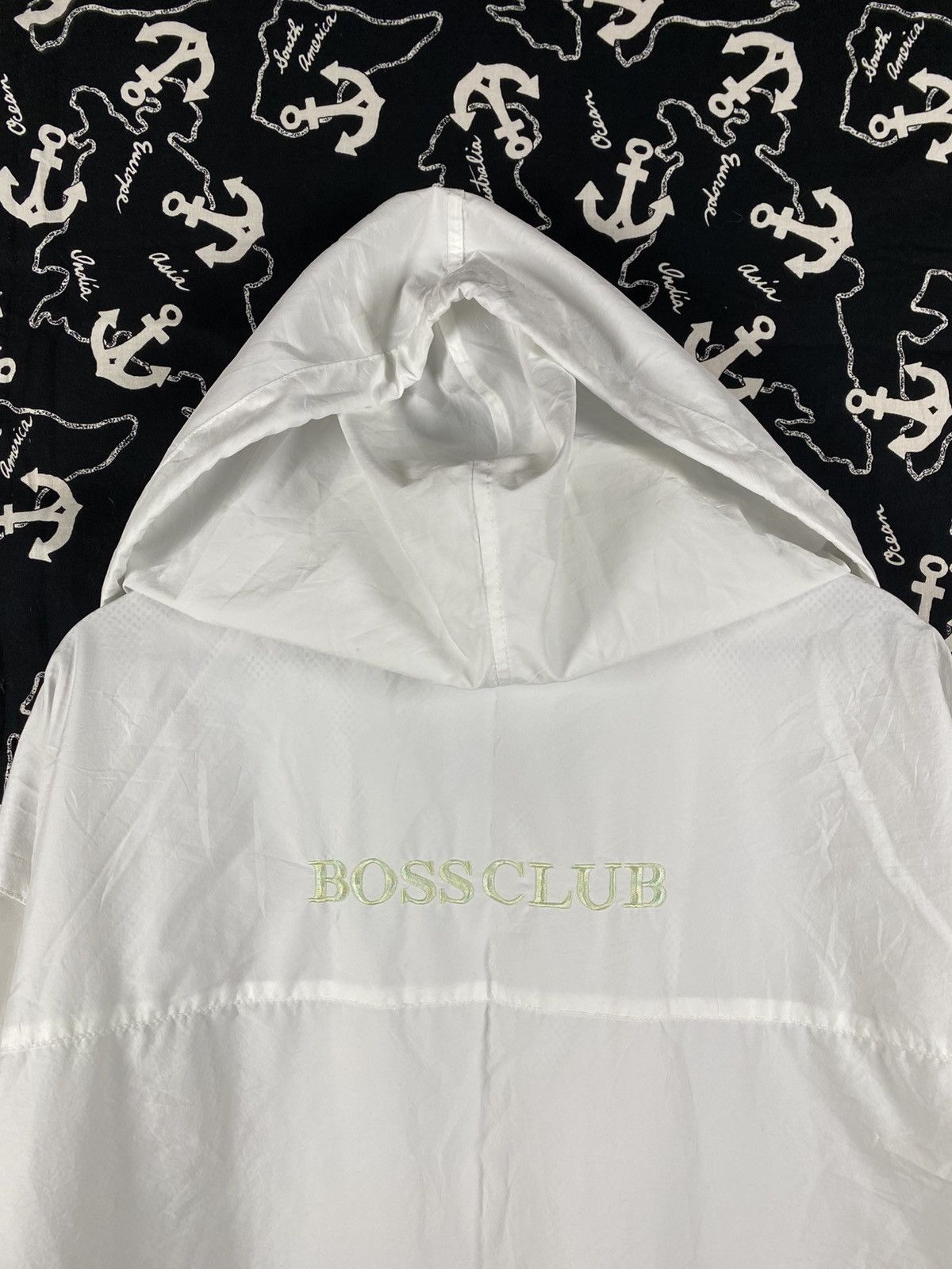 Japanese Brand Vintage BOSSCLUB Hooded Windbreaker Jacket White Lightweight Size US XXL / EU 58 / 5 - 9 Thumbnail