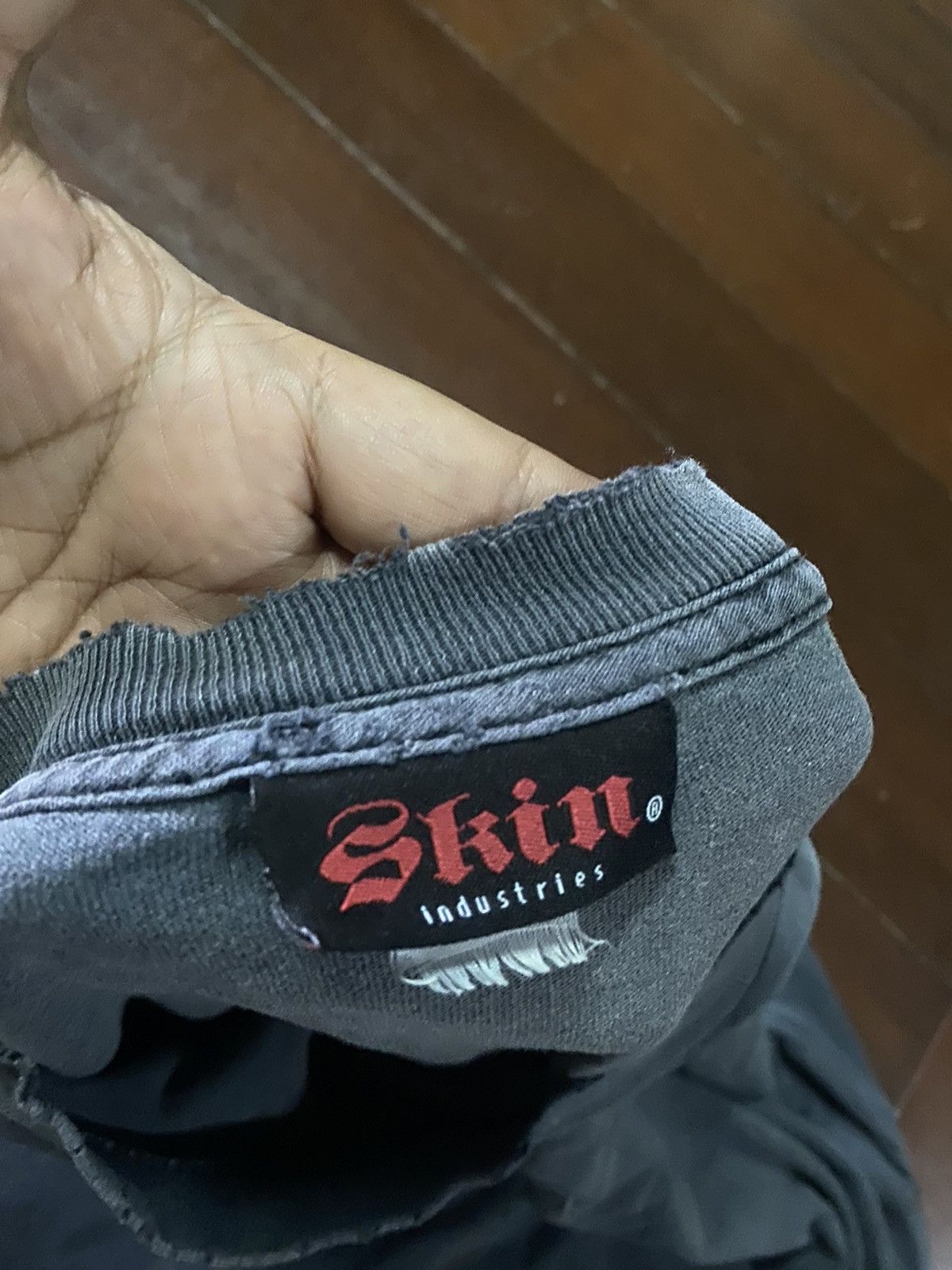 Hook-Ups FIRE 🔥🔥 VINTAGE 90s SKIN INDUSTRIES SPELL OUT DISTRESSED Size US XXL / EU 58 / 5 - 14 Thumbnail
