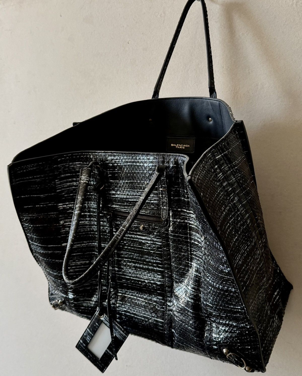 Balenciaga Balenciaga - 2000's - Python A4 - Papier Tote Bag Size ONE SIZE - 21 Thumbnail