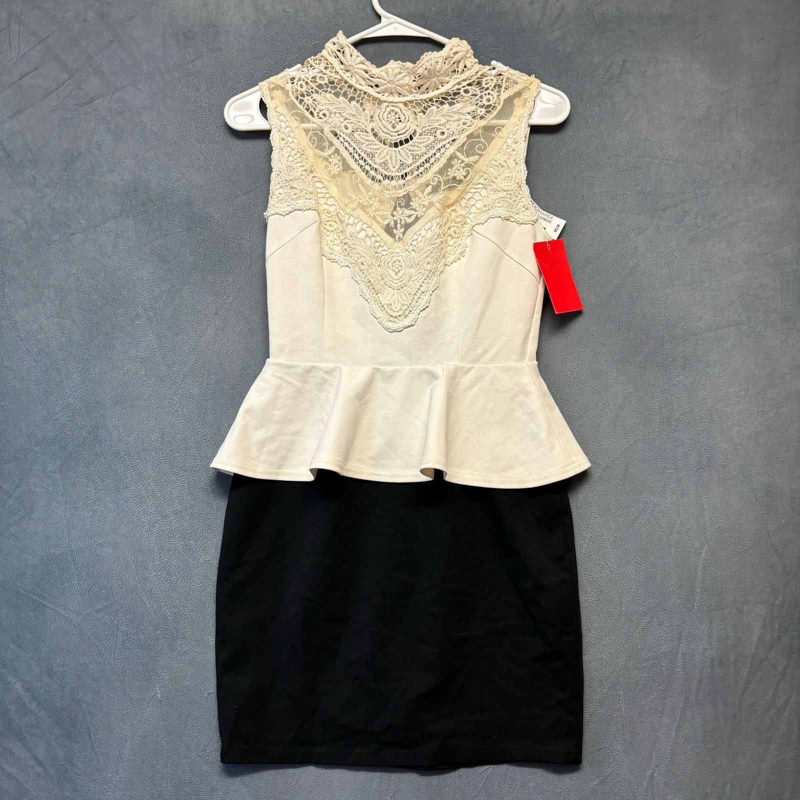 Foreign Exchange Foreign Exchange Lace Peplum Dress Sz Small Eyelet Crochet Size S / US 4 / IT 40 - 1 Thumbnail