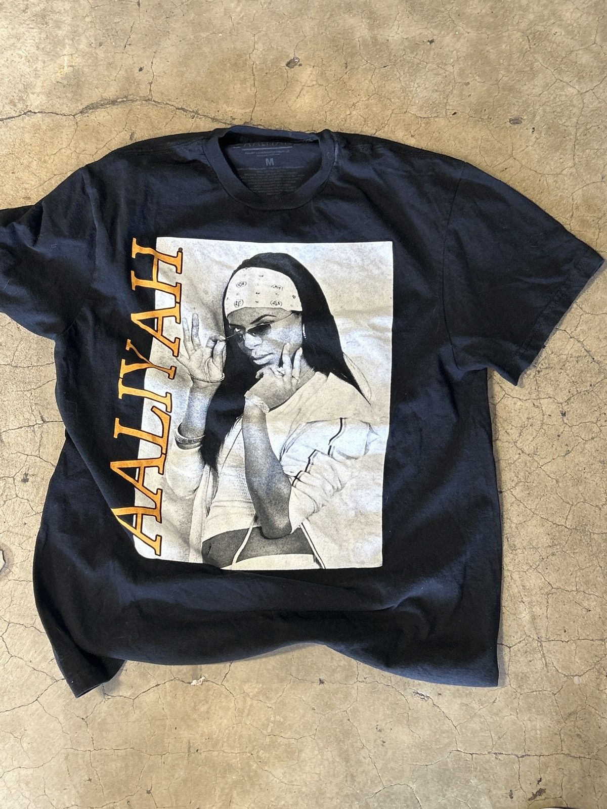 Designer Vintage Aliyah Portrait tee Size US M / EU 48-50 / 2 - 1 Thumbnail