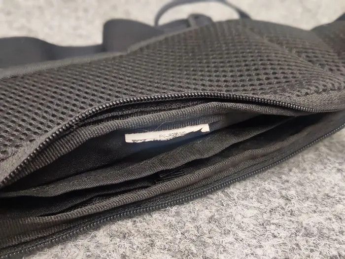 Nike Vintage Nike Black men's casual sports shirt with a belt Bag Size ONE SIZE - 6 Thumbnail