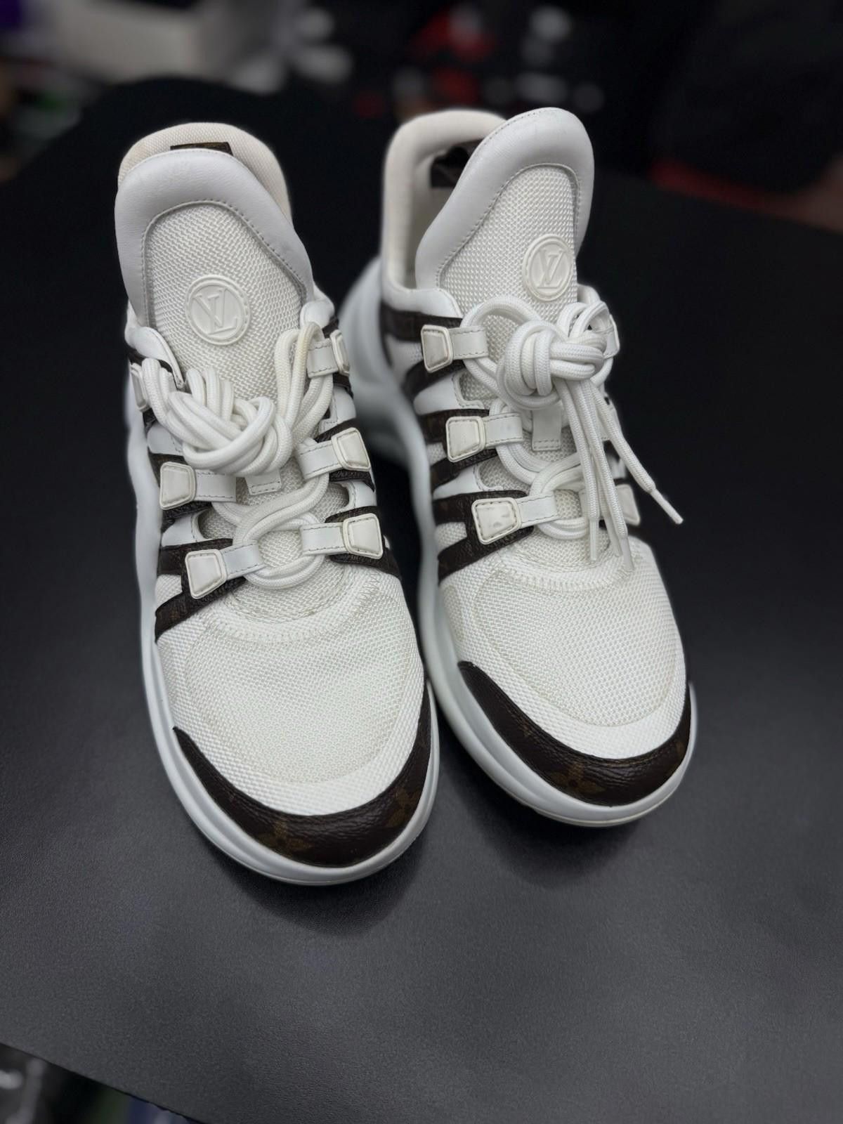Louis Vuitton Louis Vuitton Archlight Trainer Monogram White 39.5LV/9.5US Size US 9.5 / IT 39.5 - 5 Thumbnail