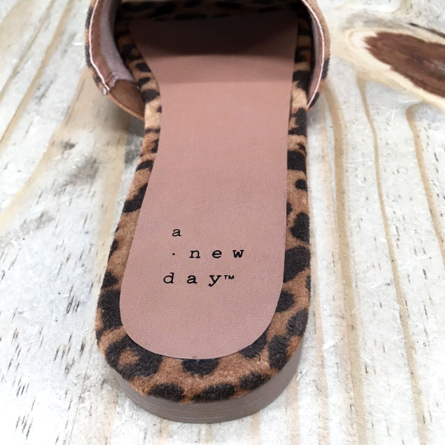 Vintage A New Day Sandals Womens 6 Slide Brown Cheetah Print Slip On Open Toe Flats NEW - Mens Womens Girls Boys Size US 6 / IT 36 - 4 Thumbnail