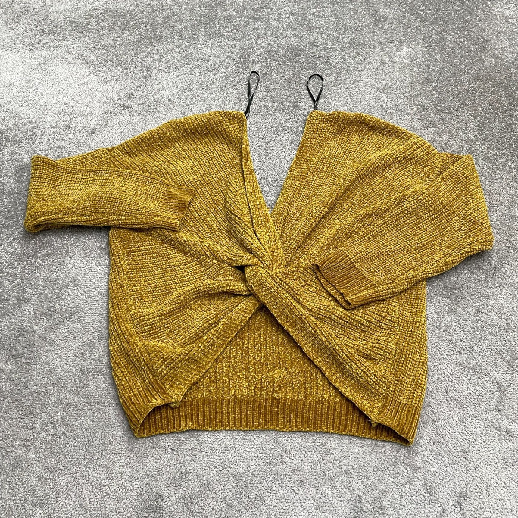 Forever 21 FOREVER 21 Twisted Pullover Sweater Womens Large Mustard Chunky Knit V-Neck Size L / US 10 / IT 46 - 2 Thumbnail