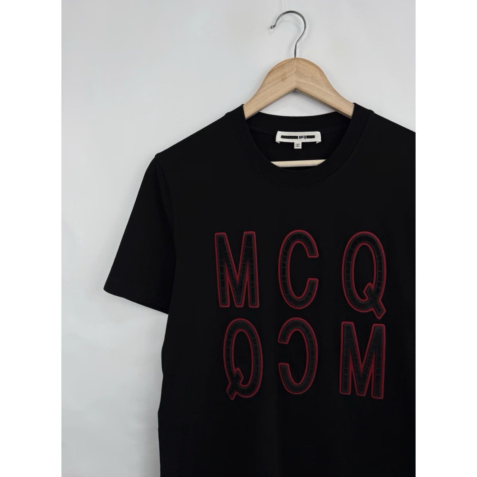Alexander McQueen Alexander McQueen London Rare T-Shirt Retro Hype Y2K Black M Mens Retro T-Shirt Short Sleeve Sizes M Size US M / EU 48-50 / 2 - 3 Thumbnail