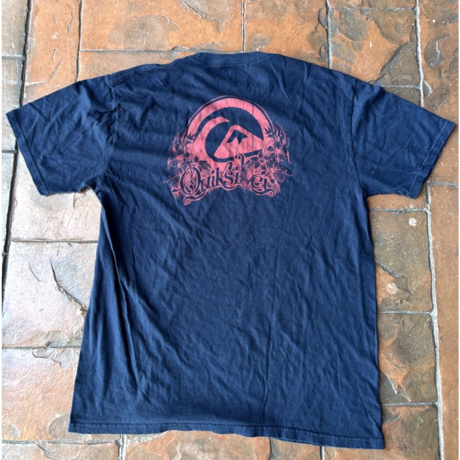 Quiksilver **Y2K Vintage Quiksilver Surf T-Shirt Blue Large** User: Vintage Y2K Quiksilver Surf T-Shirt Blue Large Size US L / EU 52-54 / 3 - 2 Thumbnail