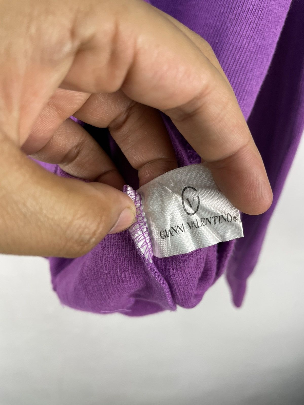 Valentino Vintage Gianni Valentino Crewneck Sweatshirt Spellout Size US M / EU 48-50 / 2 - 5 Thumbnail