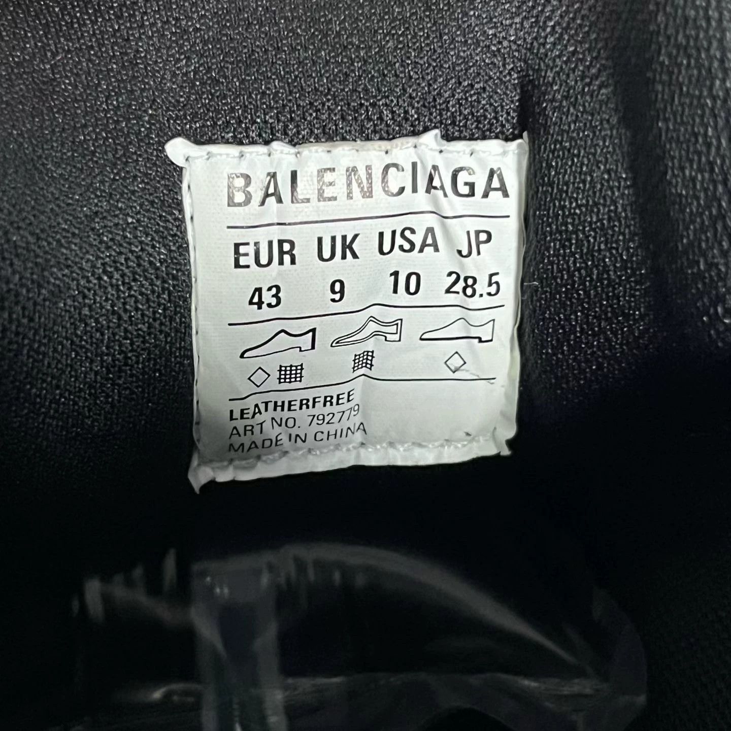 Balenciaga balenciaga gray chunky low-top sneakers Size US 10 / EU 43 - 4 Thumbnail