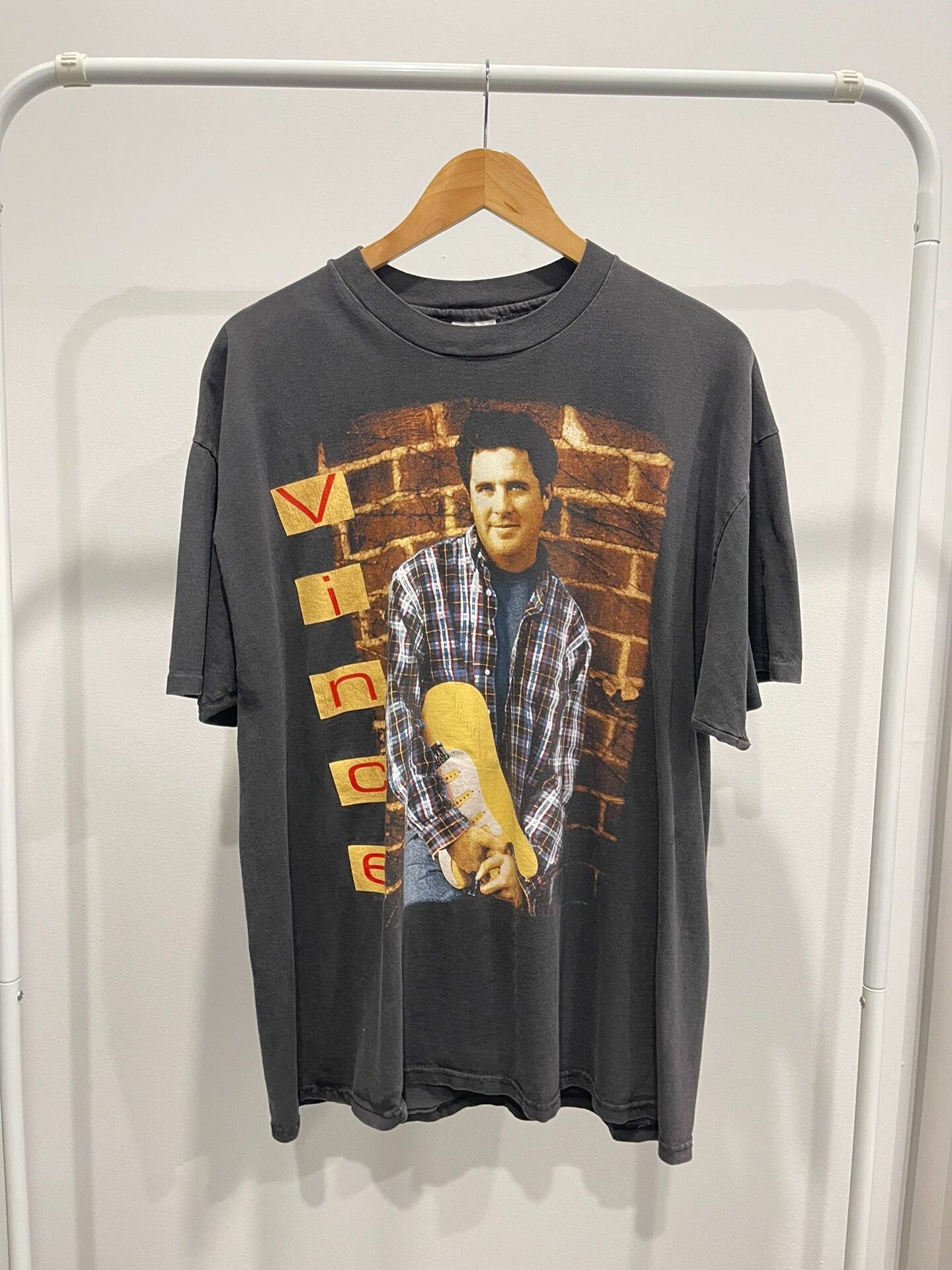 Vince vintage vince gill 1995 country music shirt Size US XL / EU 56 / 4 - 1 Thumbnail