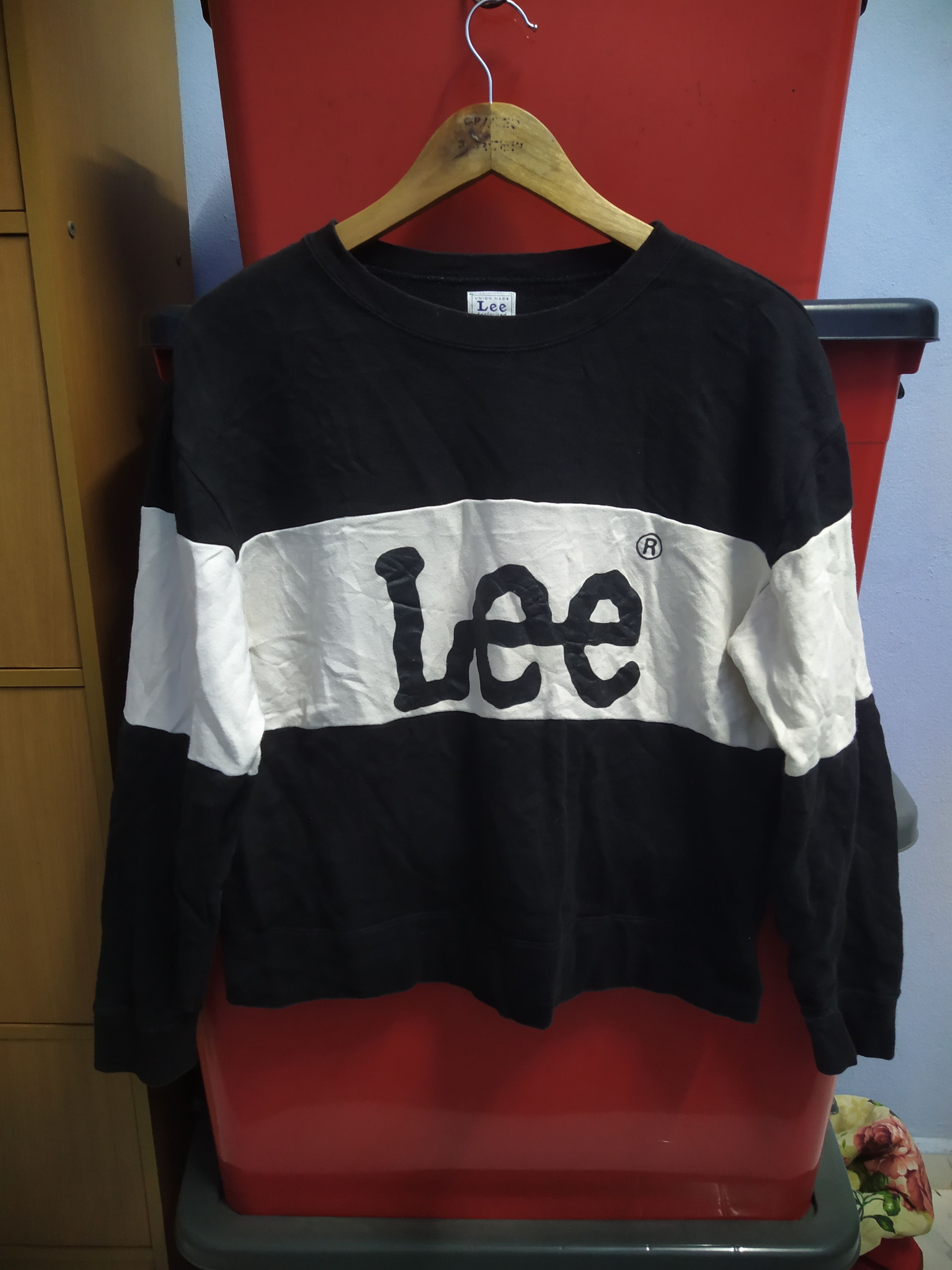 Vintage Vintage Lee Sweatshirt Big Logo Size US L / EU 52-54 / 3 - 1 Thumbnail