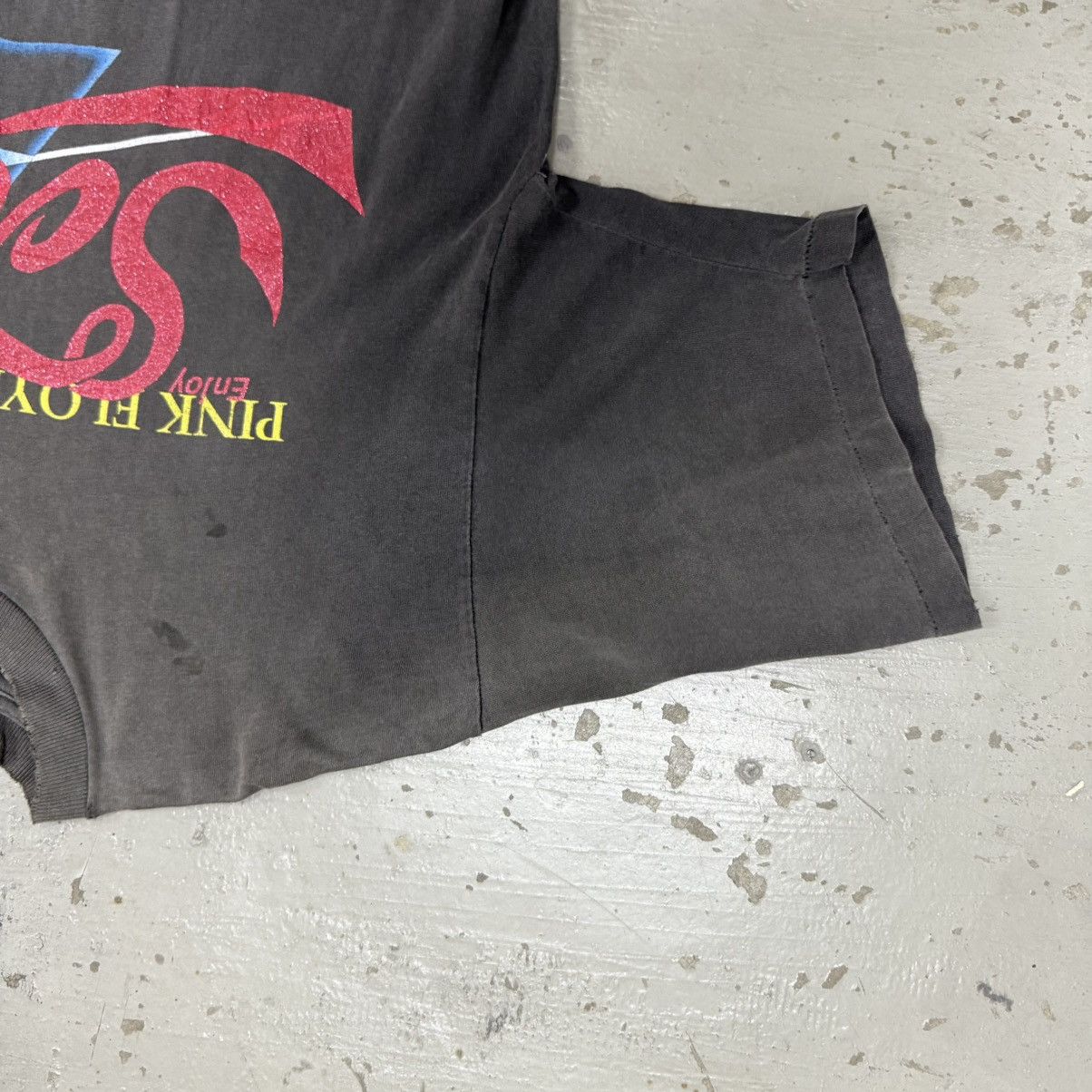 Band Tees Vintage Test Print 1992 Pink Floyd Distressed Band Tees Size US L / EU 52-54 / 3 - 8 Thumbnail