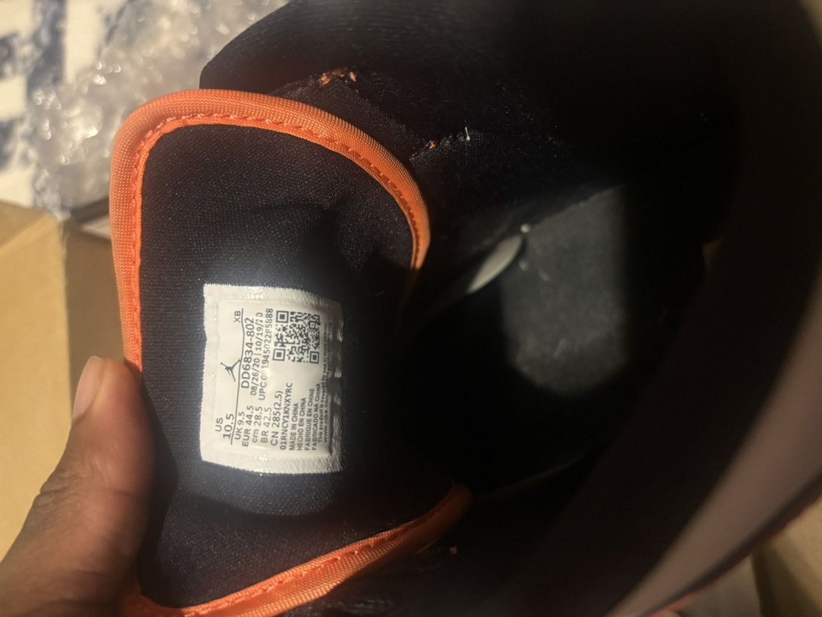 Jordan Brand Jordan 1 Mid Size US 10.5 / EU 43-44 - 12 Thumbnail