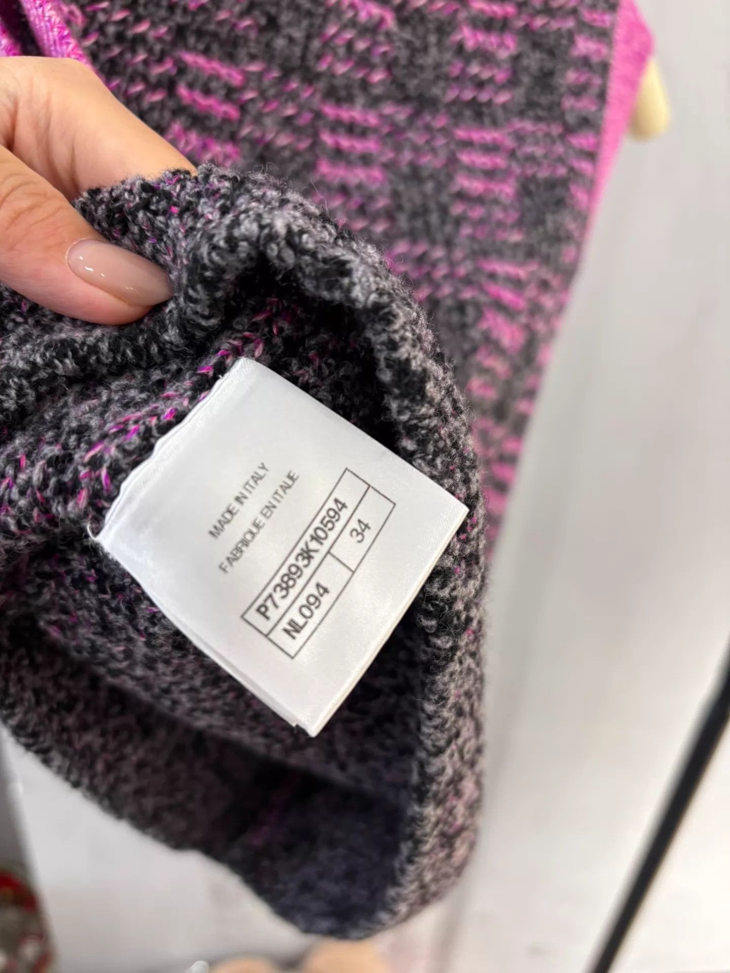 Chanel Chanel 22K Pink Check Cashmere Knit Vest Preserved Size 34 Size XS / US 0-2 / IT 36-38 - 5 Thumbnail