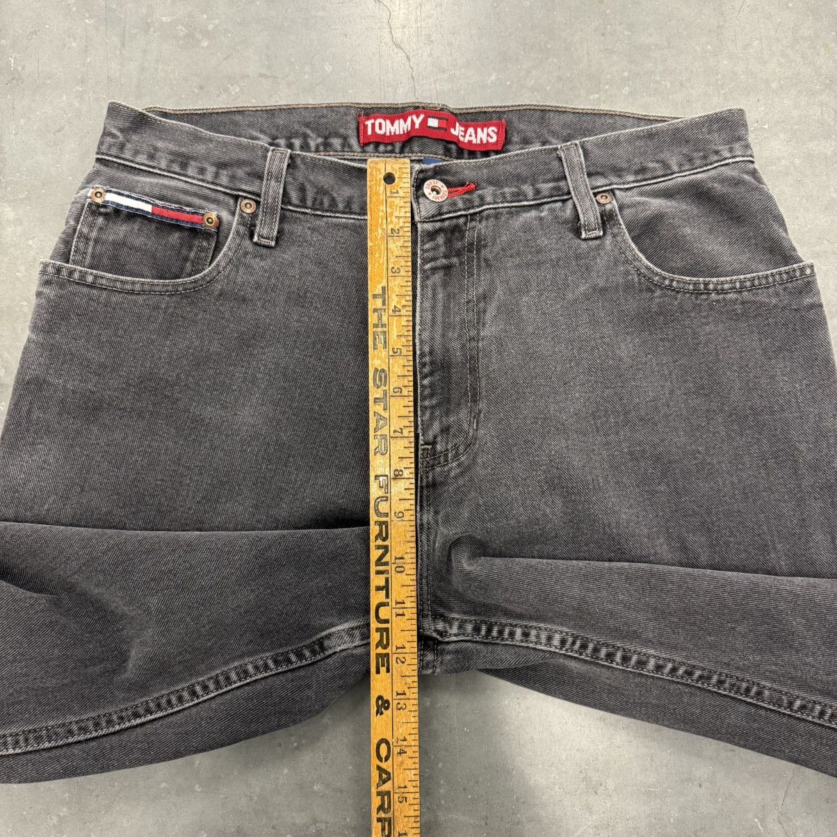 Tommy Hilfiger × Vintage Crazy Vintage Y2K Baggy Wide Leg Faded Black Tommy Jeans Size US 33 - 18 Thumbnail
