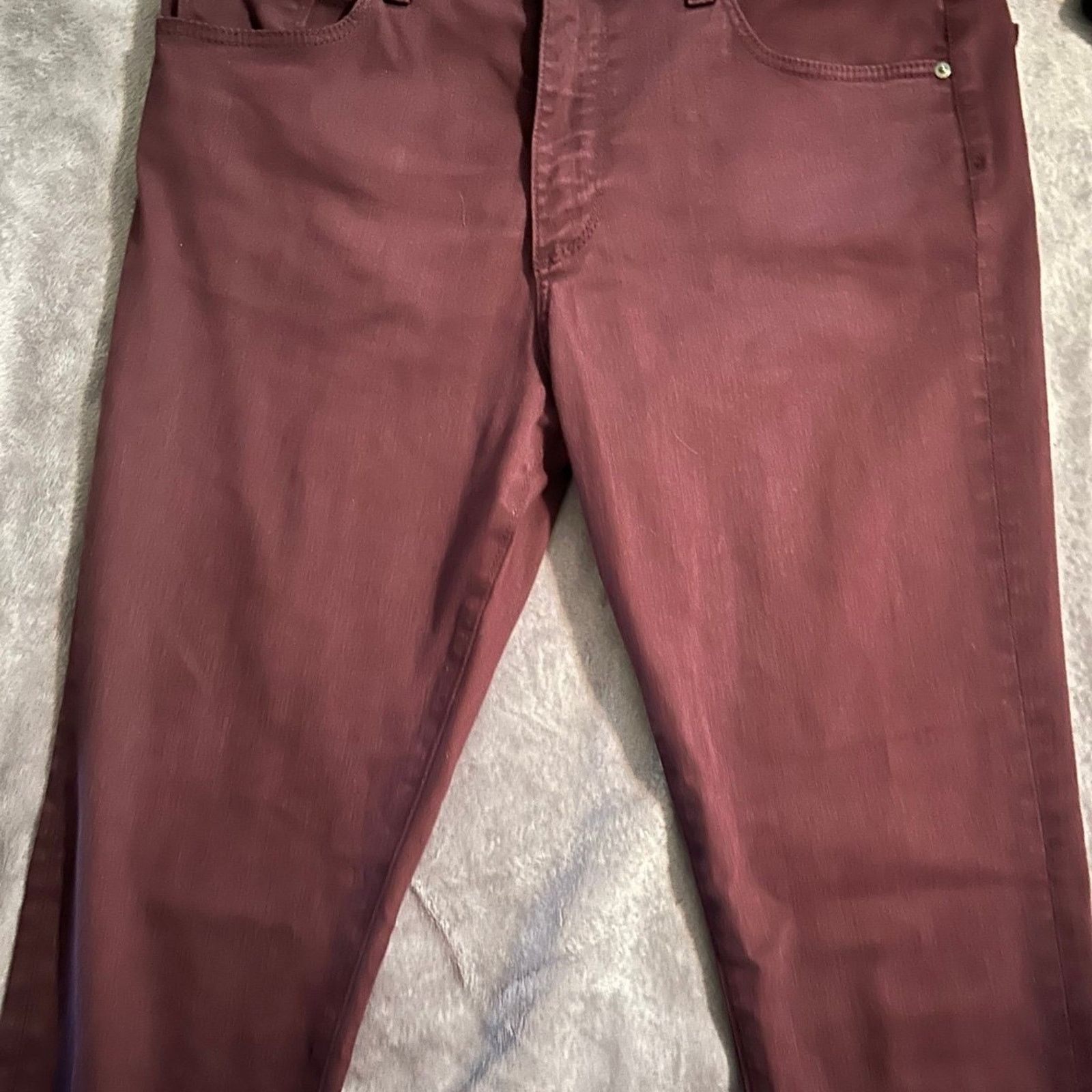 AG Adriano Goldschmied AG denim "the farrah" size 28r in maroon/ dark red Size 28" / US 6 / IT 42 - 1 Thumbnail