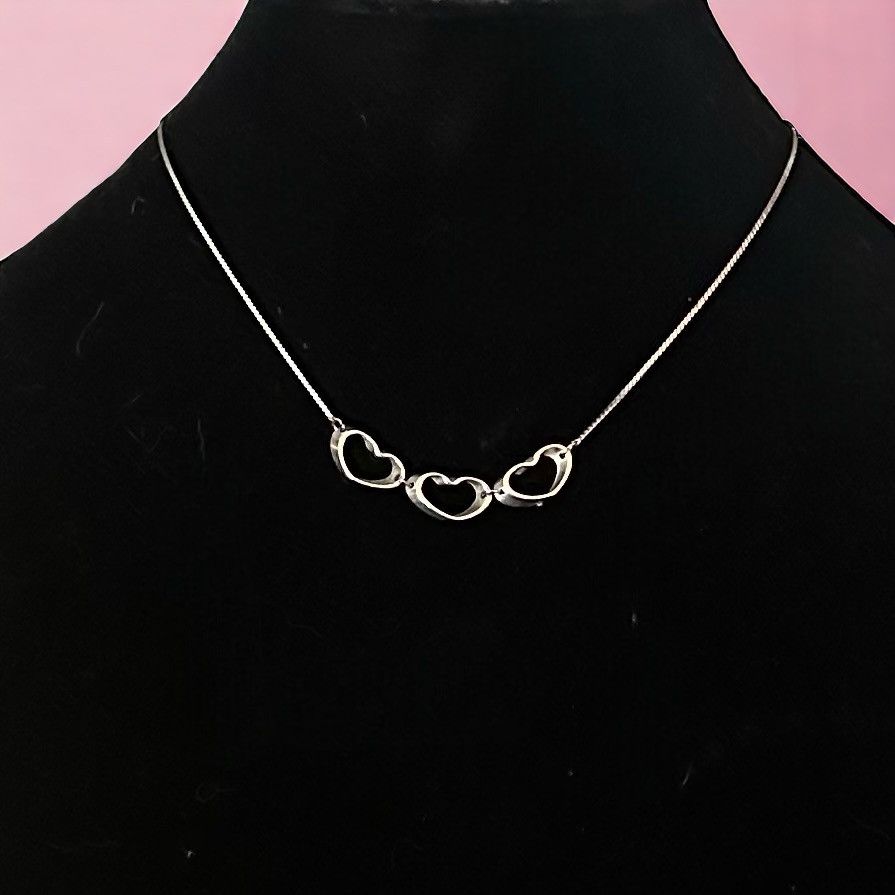Vintage Vintage triple heart necklace Size ONE SIZE - 1 Thumbnail