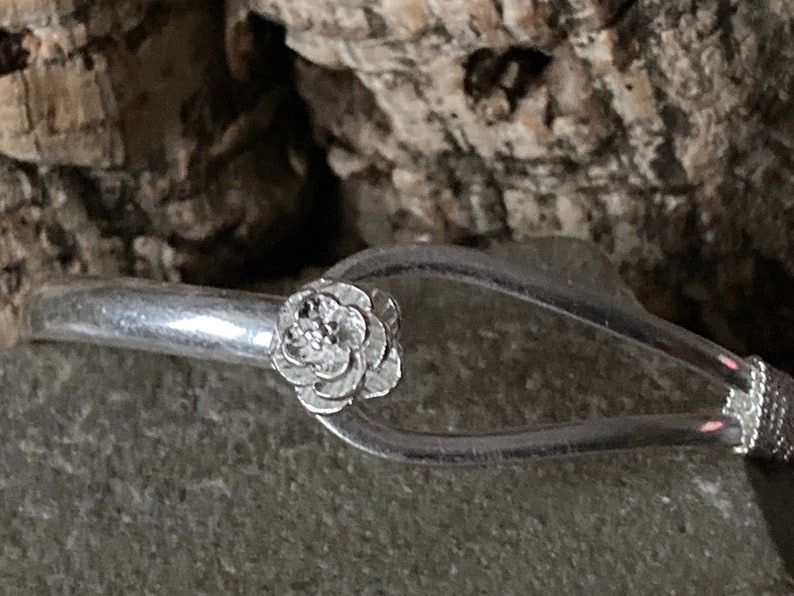 Jewelry Silver Rose Bracelet Size ONE SIZE - 4 Thumbnail