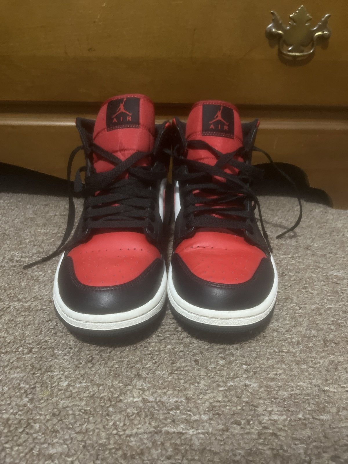 Jordan Brand Jordan 1 Mid Bred Toe Size US 9 / EU 42 - 3 Thumbnail