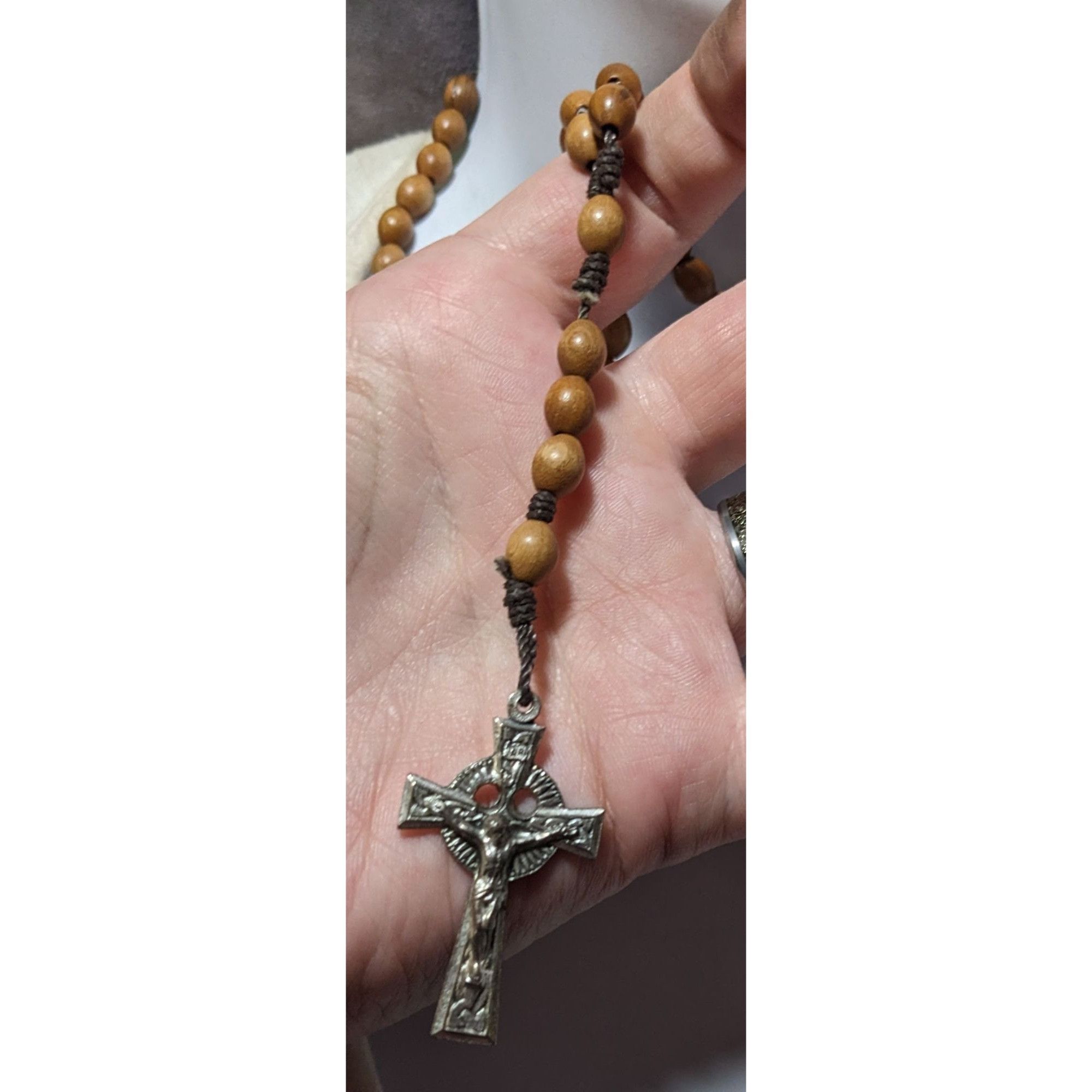 Other Vintage Brown Wood Beaded Rosary Necklace Size ONE SIZE - 11 Thumbnail