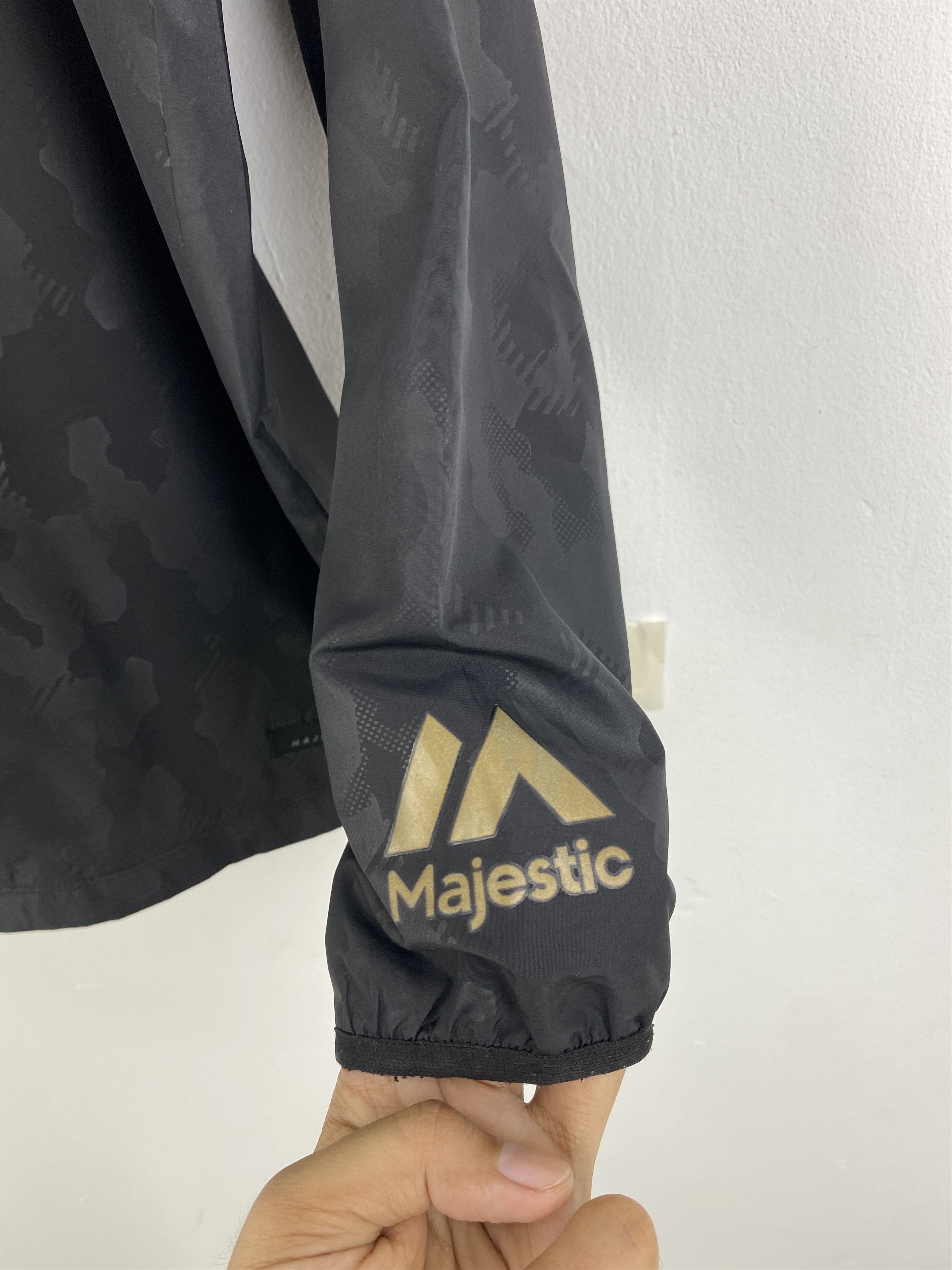 Majestic Vintage Majestic Big Logo Black Pullover Jacket JA0155 Size US XL / EU 56 / 4 - 11 Thumbnail