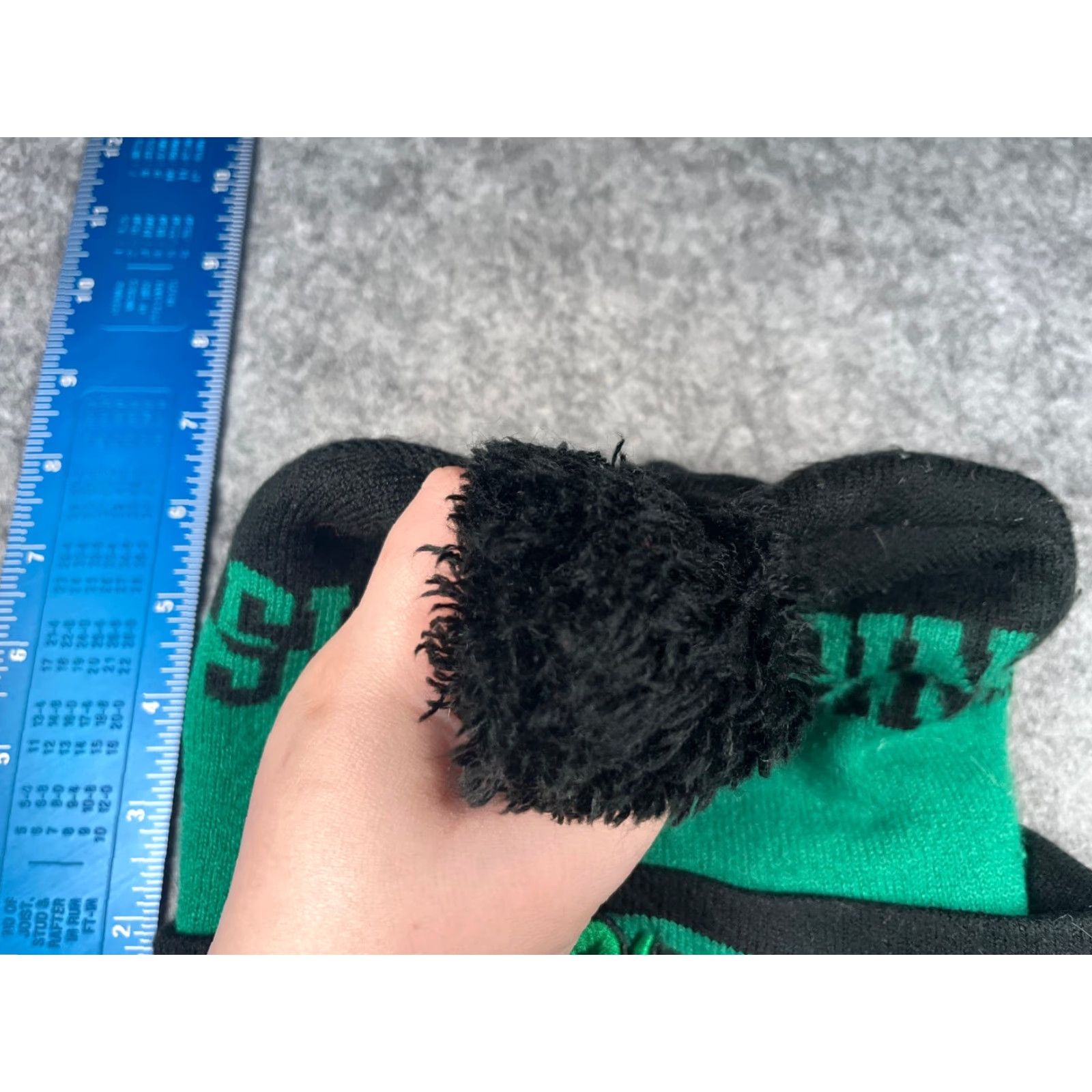 Vintage Harry Potter Slytherin Beanie Green Knit Acrylic Blend Pom Adult One Size Size ONE SIZE - 4 Thumbnail