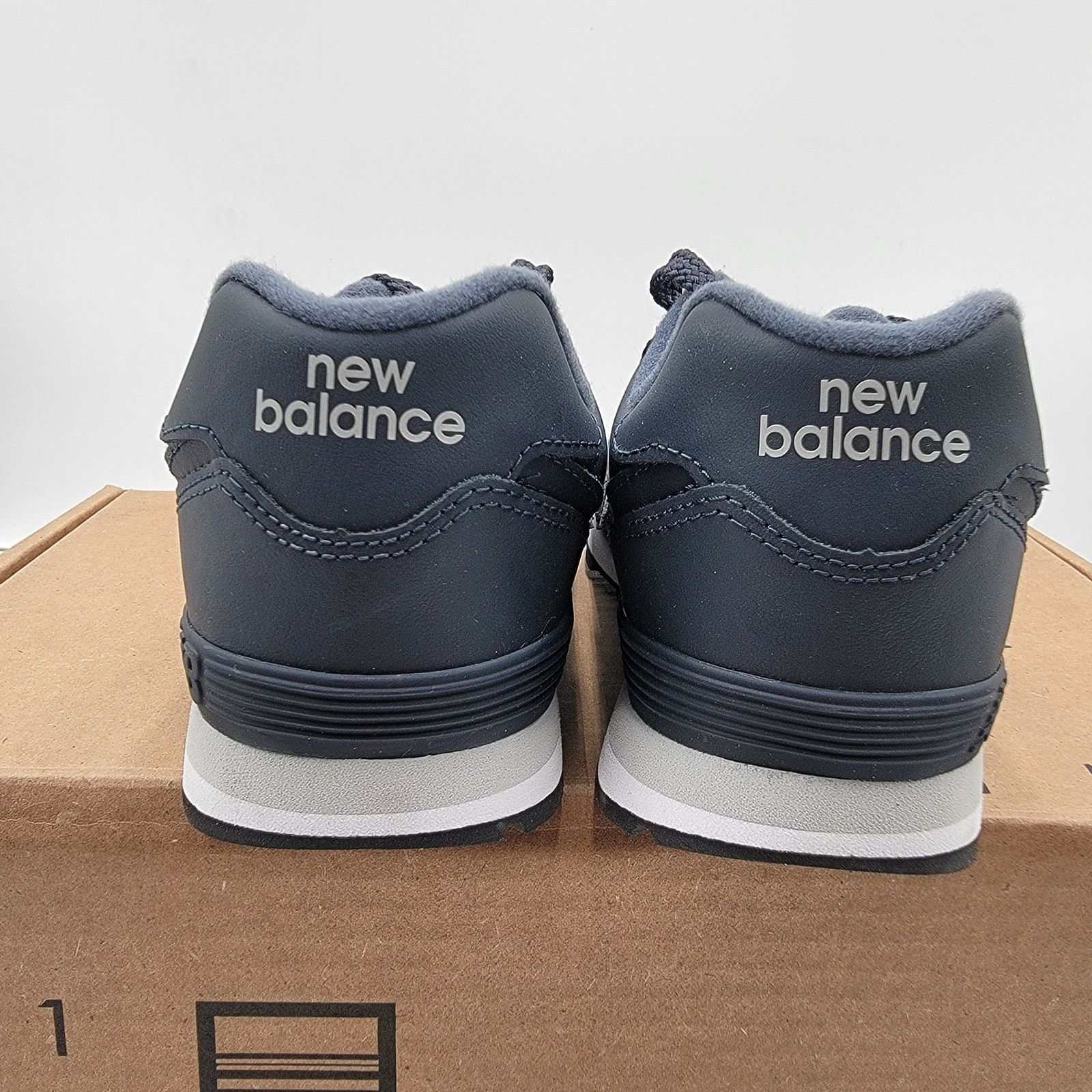 New Balance New Balance 574 Classic Blue Leather Sneakers - Sz 4Y/5.5W Size US 5.5 / IT 35.5 - 5 Thumbnail