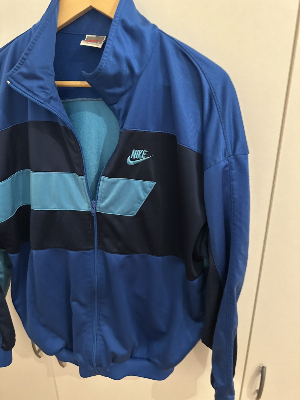 Nike Nike Jacket Windbreaker Size M Vintage Jacke Retro Size US M / EU 48-50 / 2 - 4 Thumbnail