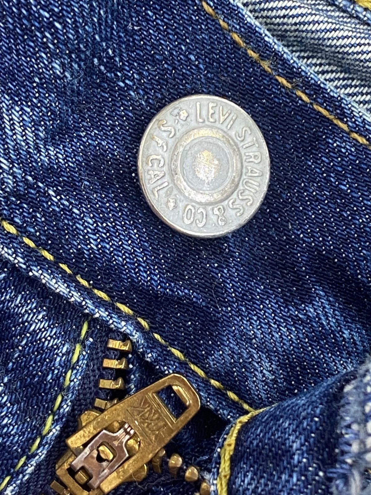 Levi's Levi’s Faded Blue Wash Style Bootcut Jeans Size US 33 - 9 Thumbnail
