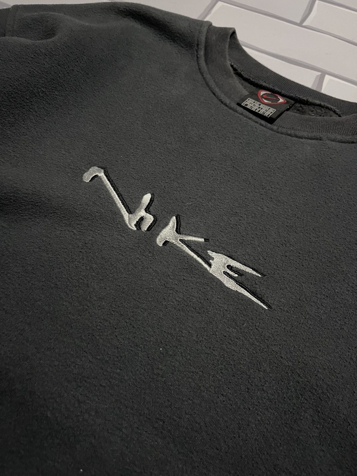 Nike RARE💫 VTG Nike Y2K “Scribble Logo” Crewneck Size US XXL / EU 58 / 5 - 3 Thumbnail