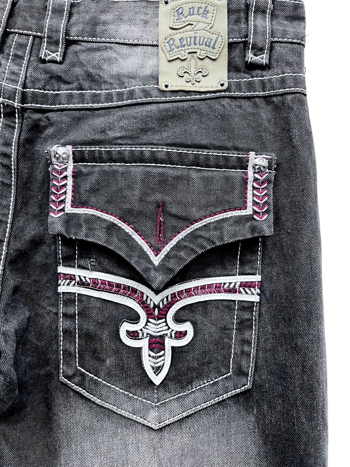 Rock Revival ROCK REVIVAL BLEACH WASH FLEUR-DE-LIS JEANS C.HEARTS STYLE Size US 33 - 12 Thumbnail