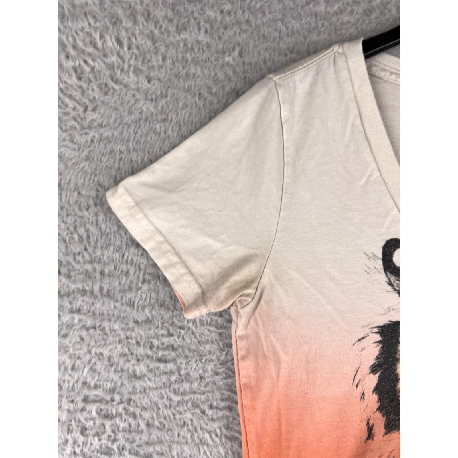 Burton VINTAGE Burton Shirt Womens Small Beige Orange Fade Bengal Tiger V-Neck Made in USA Size S / US 4 / IT 40 - 2 Thumbnail