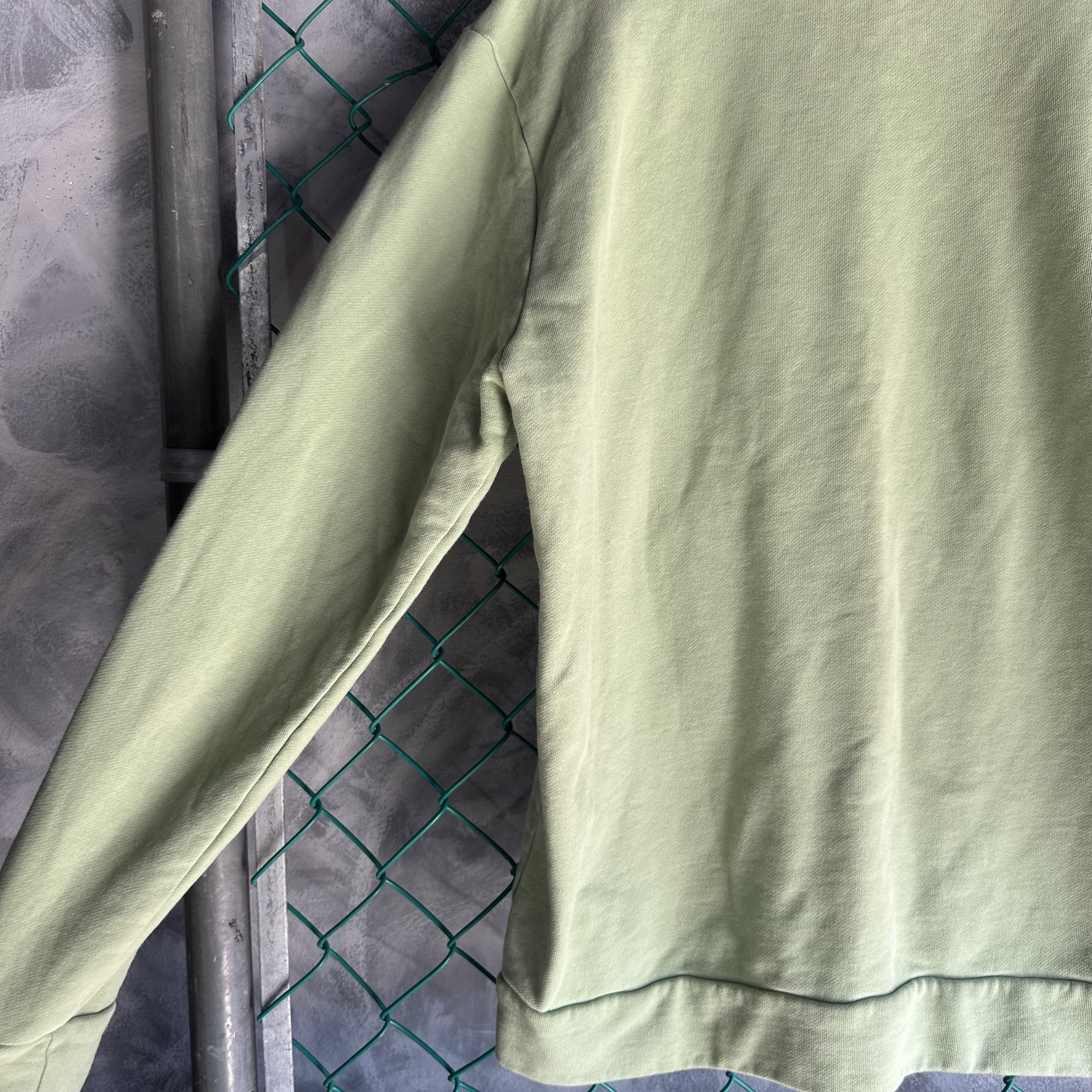 Oakley Vintage Oakley Sweatshirt Mens Large Green Pea Crewneck Size US L / EU 52-54 / 3 - 6 Thumbnail