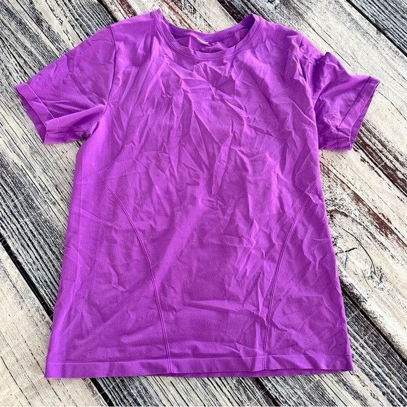 Fabletics Fabletics Neon Violet Feather Tech Performance Women's Shor Size M / US 6-8 / IT 42-44 - 2 Thumbnail