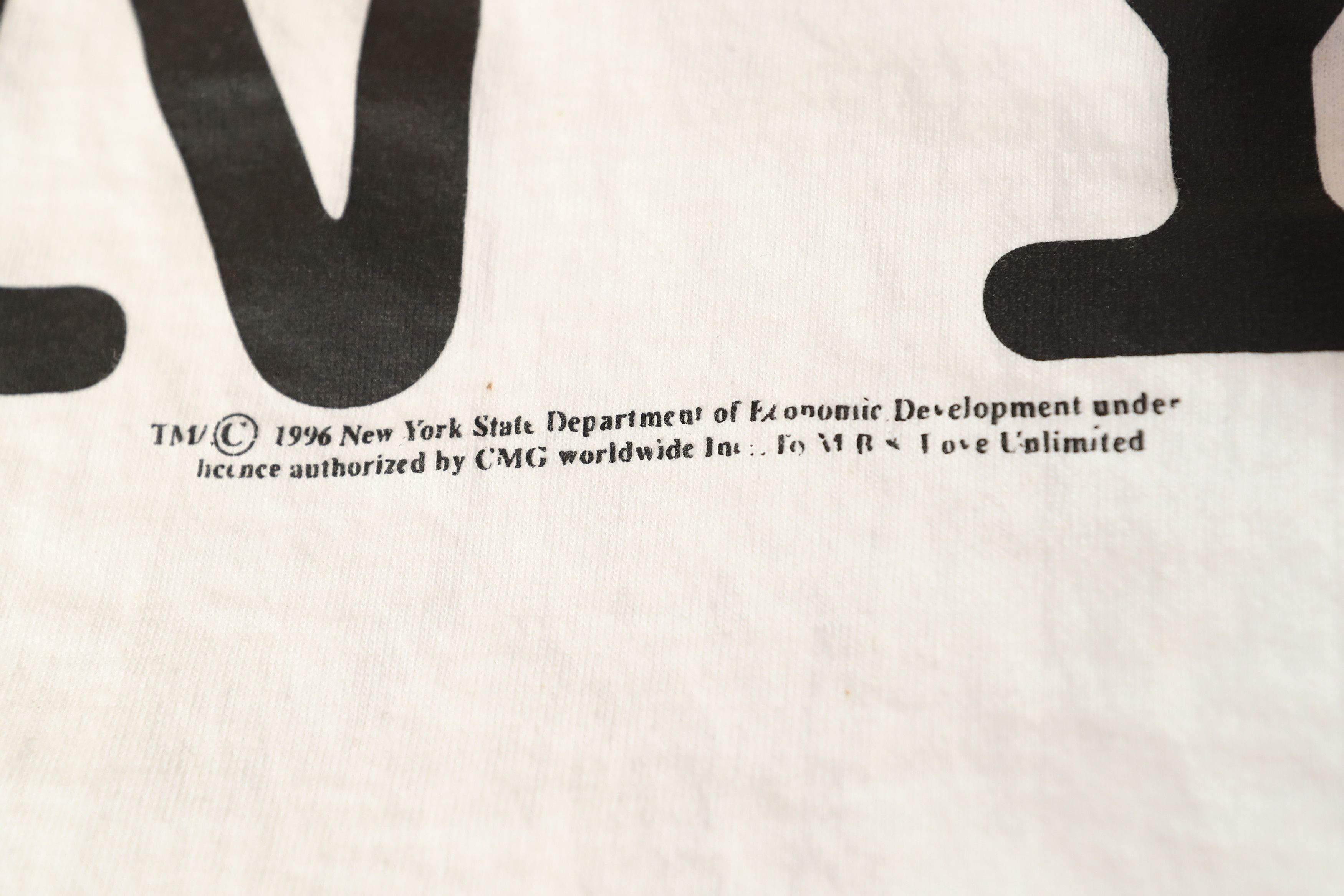 Vintage Vintage 1996 I Heart NY Licensed under CMG Worldwide (XL) Size US XL / EU 56 / 4 - 5 Thumbnail