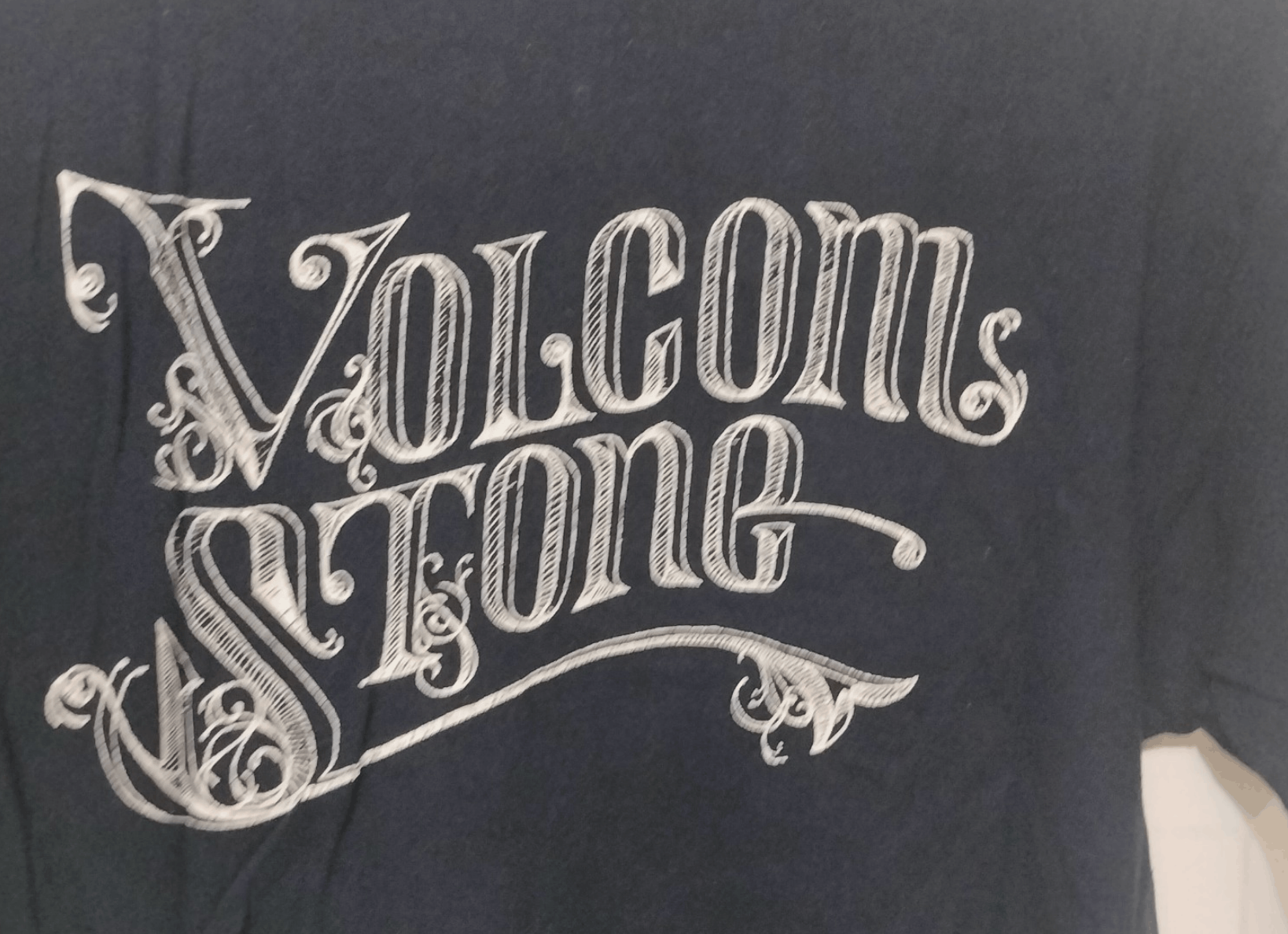 Volcom Vintage Volcom Y2K Skateboard Surf T shirt L fits like M Size US L / EU 52-54 / 3 - 2 Thumbnail