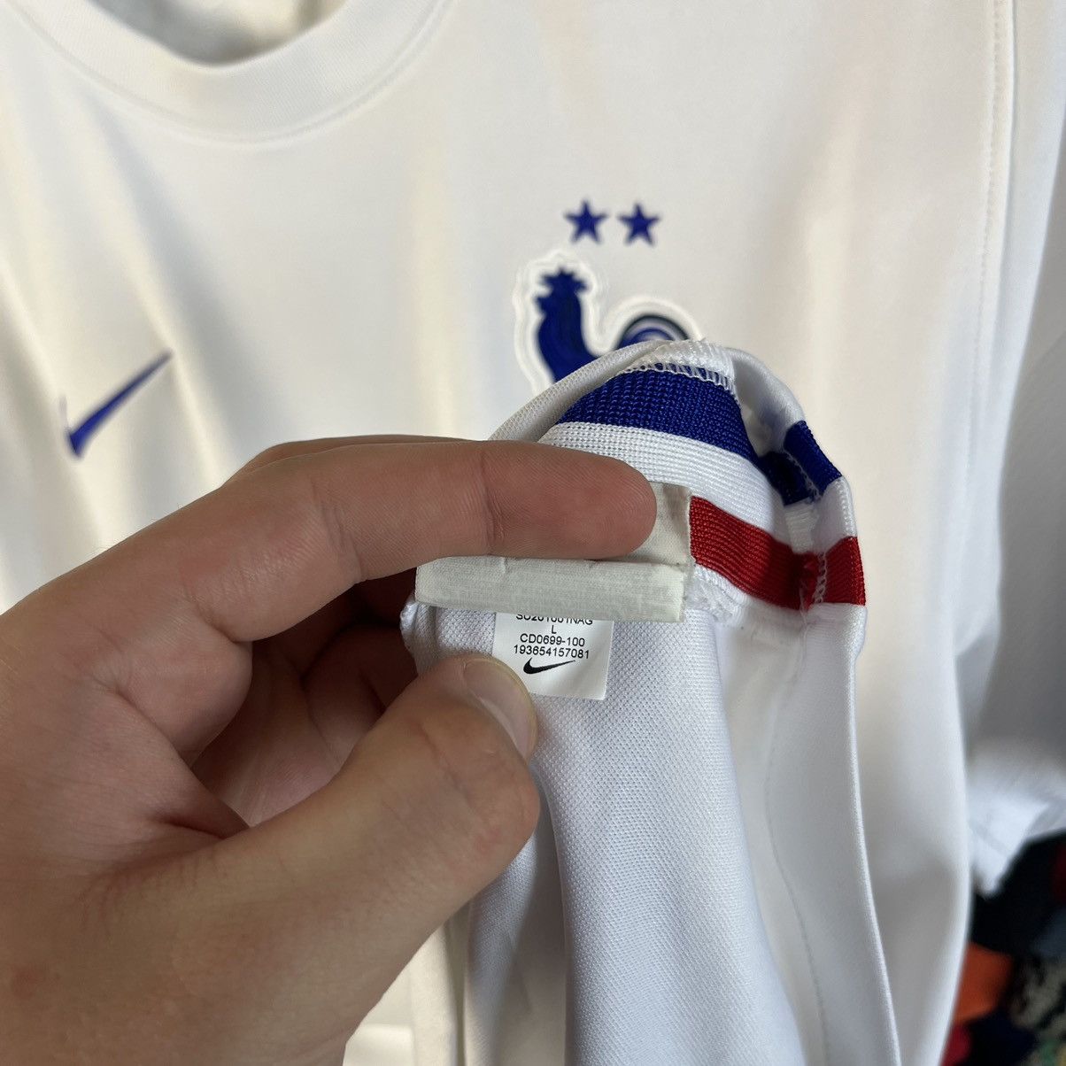 Nike 2020/21 NIKE FRANCE AWAY KIT SOCCER FOOTBALL JERSEY SHIRT Size US L / EU 52-54 / 3 - 5 Thumbnail