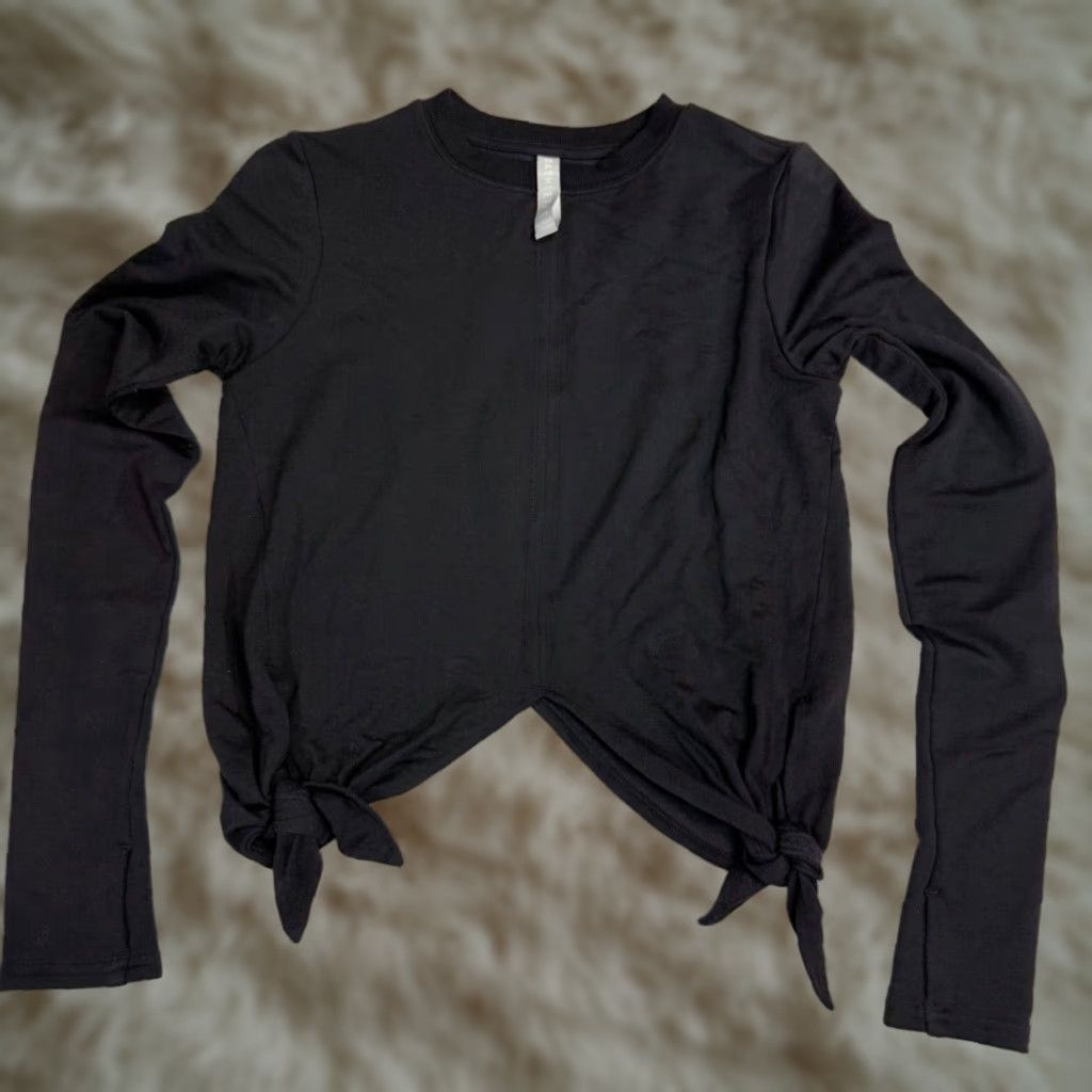 Athleta Athleta Womens Sweatshirt Pullover XS Black Long Sleeve Side Tie Samsara New XS Womens Black Sweatshirt Size XXS / US 00 / IT 34 - 1 Thumbnail