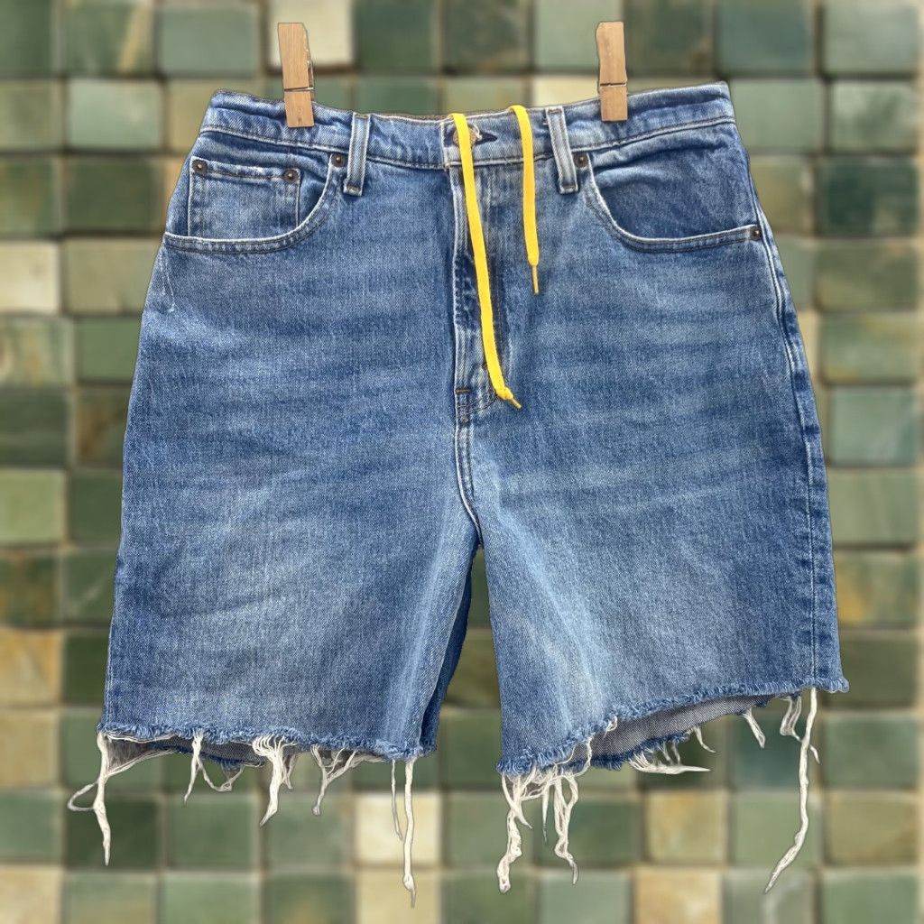 Abercrombie & Fitch Abercrombie & Fitch Shorts Women's 28x5* Curve Love Cut Off Jorts 90's Skater Blue Denim 5-Pocket Size 28" / US 6 / IT 42 - 1 Thumbnail
