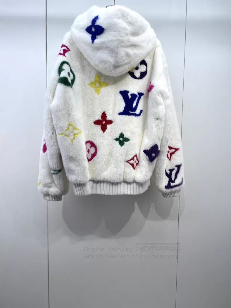 Louis Vuitton Louis Vuitton White tricolor mink fur jacket Size US S / EU 44-46 / 1 - 2 Thumbnail