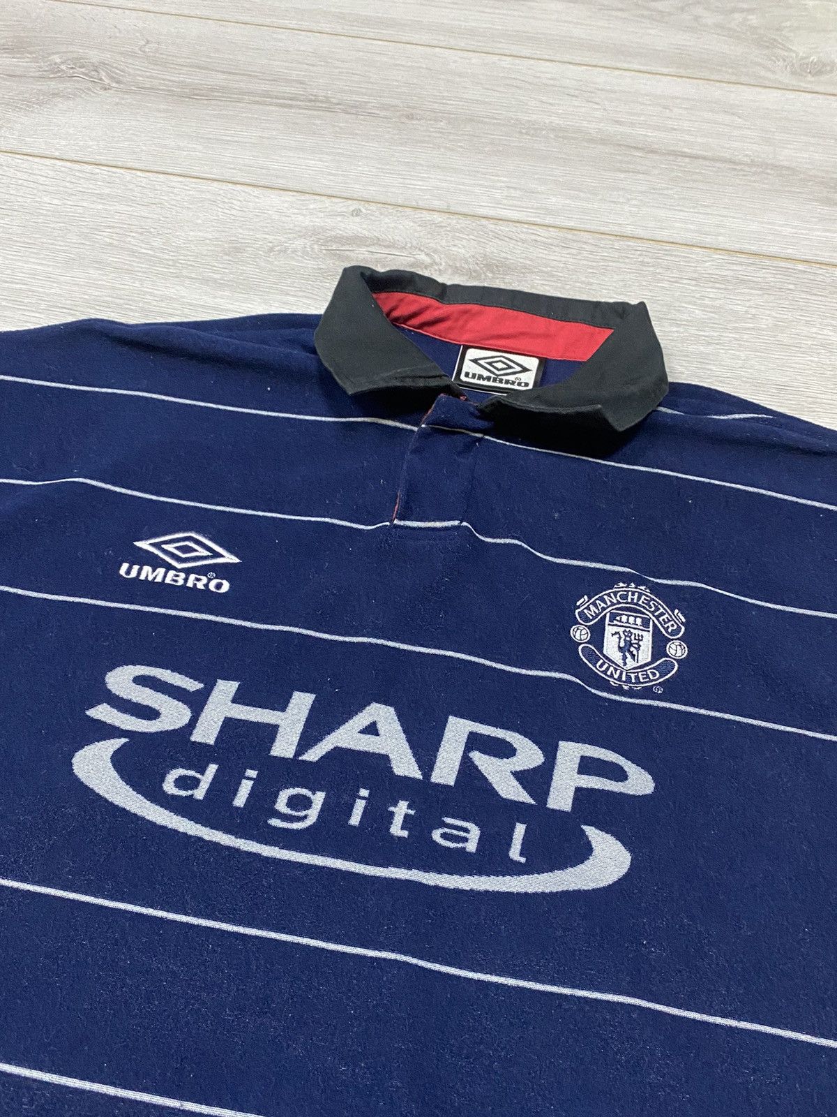 Umbro Manchester United vintage sharp digital striped jersey shirt Size US M / EU 48-50 / 2 - 5 Thumbnail