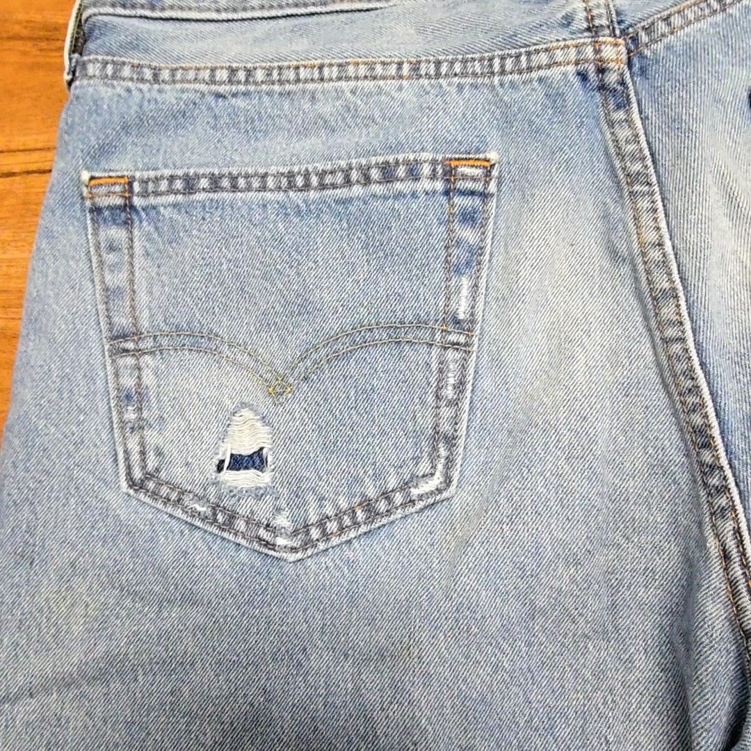 Levi's Levi's Distressed Denim Shorts Ripped Light Wash Blue 34 Size US 34 / EU 50 - 4 Thumbnail