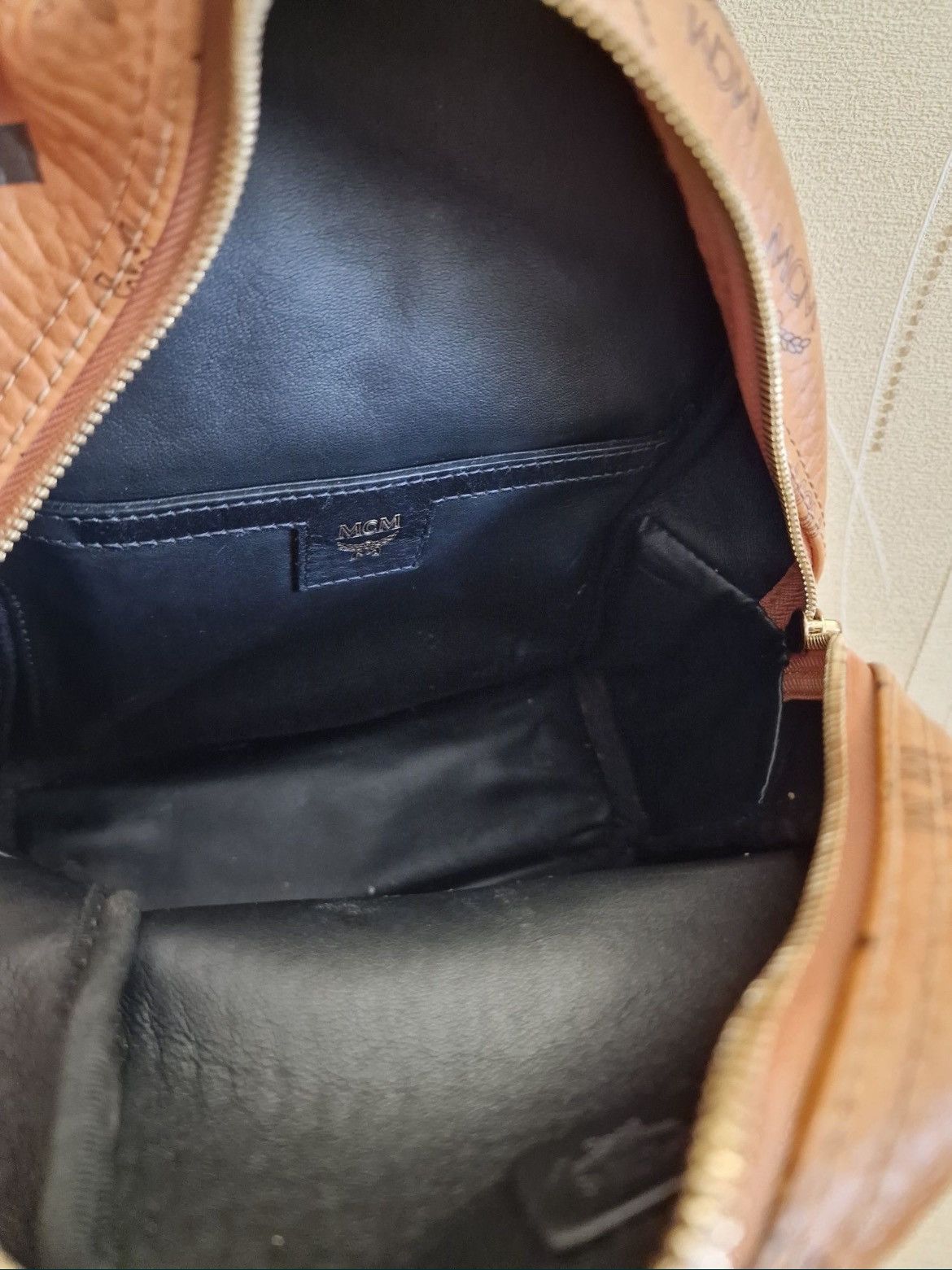Designer RRP 900$ MCM Munchen w9614 visetos studded mini backpack sta Size ONE SIZE - 7 Thumbnail